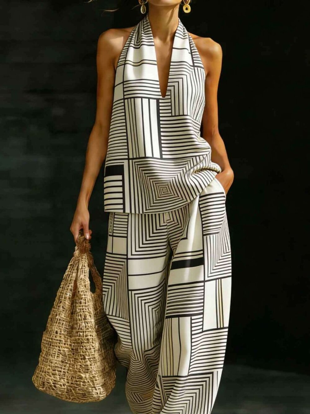 Black & Cream Geometric 2-Piece Set – Halter V-Neck Top + Wide-Leg Pants Chic